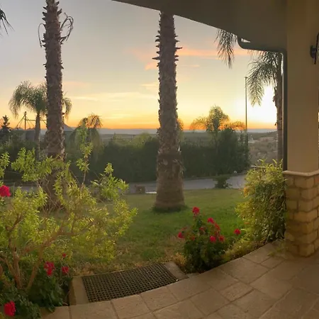 Il Giardino Della Torre Bed & Breakfast *